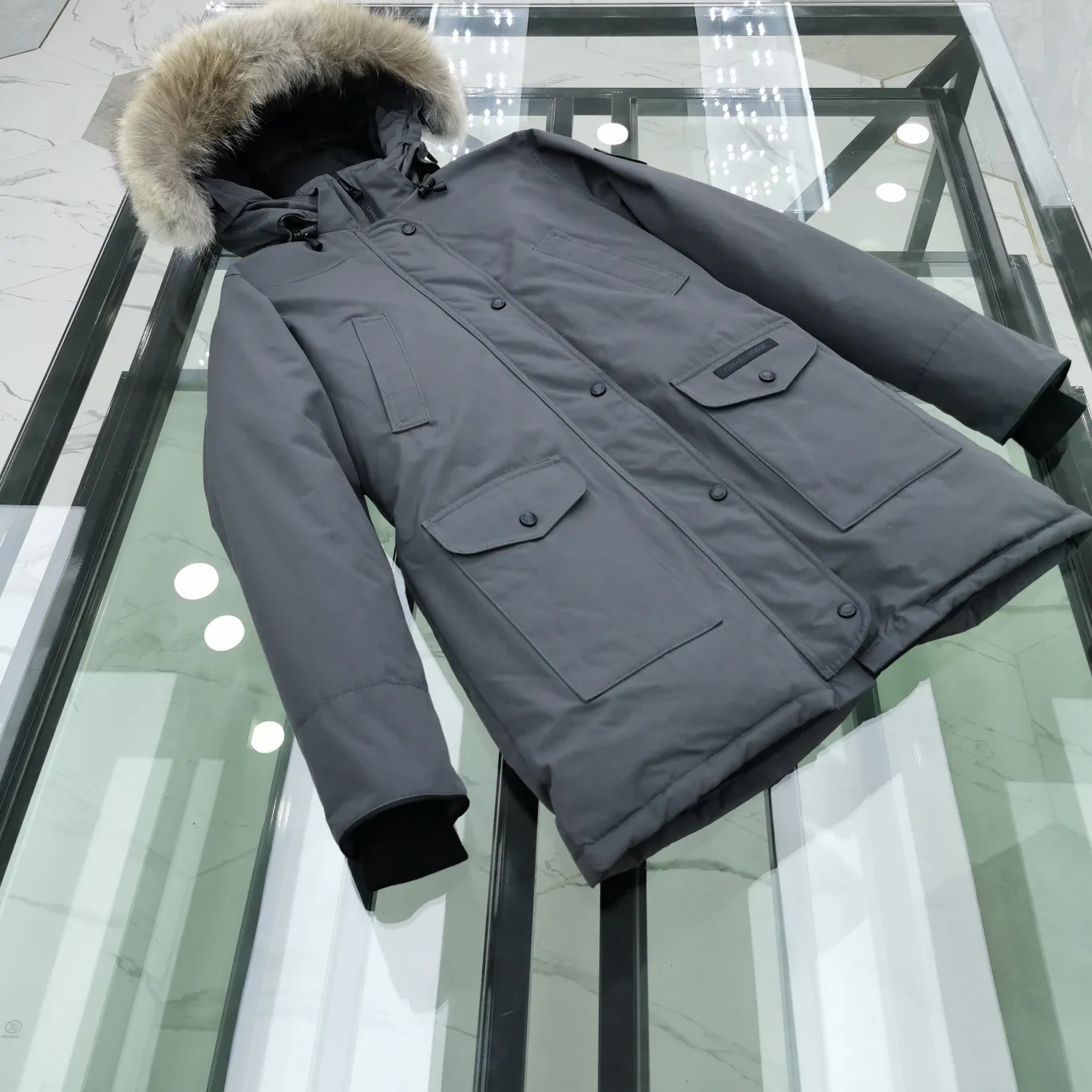 P720 CANADA GOOES 07 model graphite gray tiles